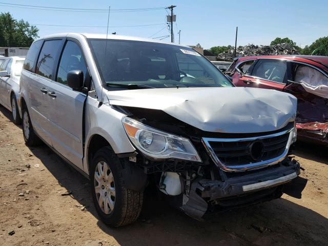 2V4RW4D16AR360063 - 2010 VOLKSWAGEN ROUTAN S SILVER photo 1