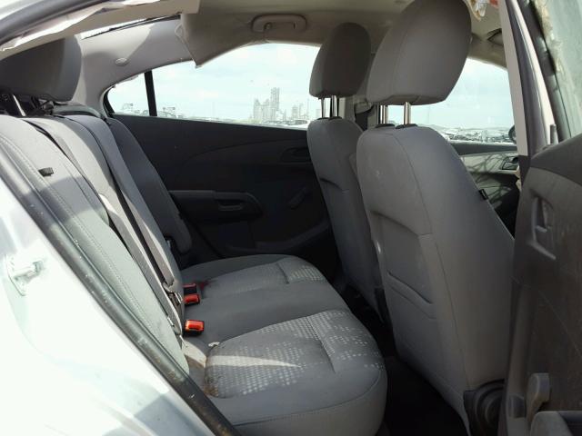 1G1JB5SH6J4104025 - 2018 CHEVROLET SONIC LS 银色 照片 6