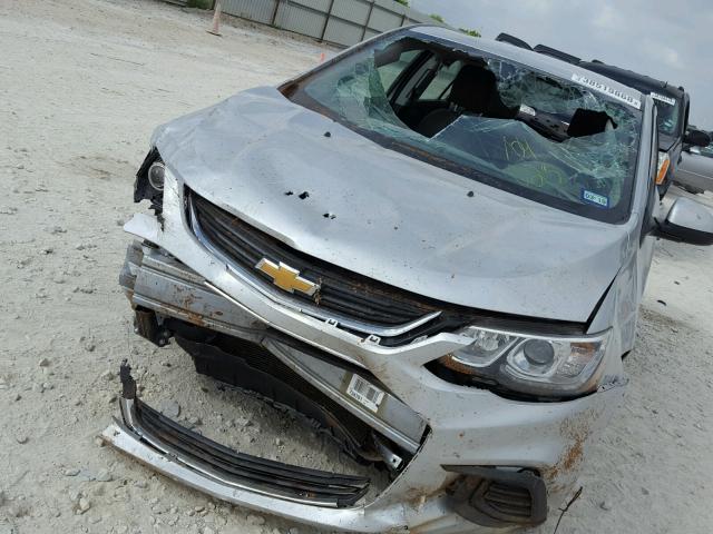 1G1JB5SH6J4104025 - 2018 CHEVROLET SONIC LS 银色 照片 9