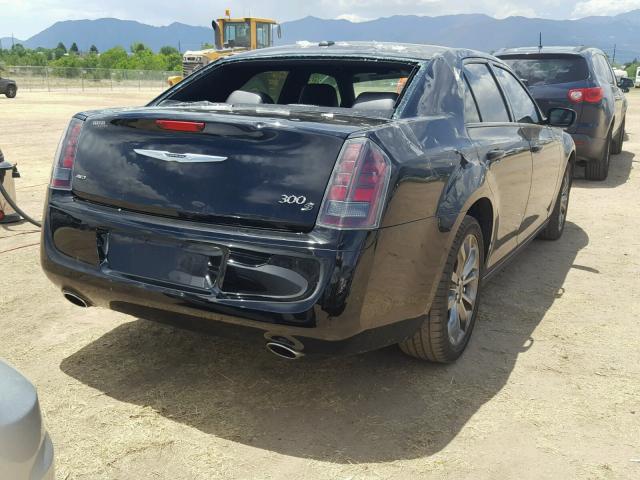 2C3CCAGG1EH383757 - 2014 CHRYSLER 300 S BLACK photo 4