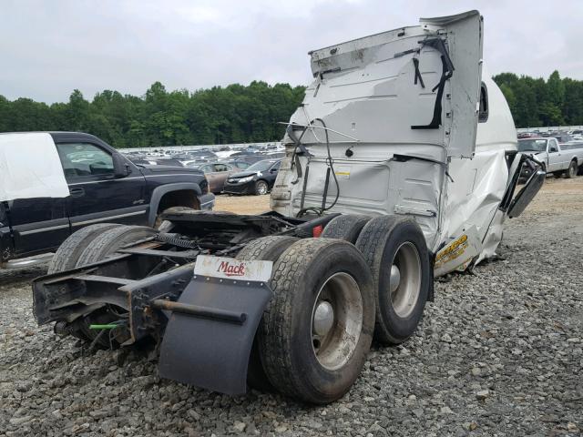 4V4NC9EH4HN972980 - 2017 VOLVO VN VNL WHITE photo 4