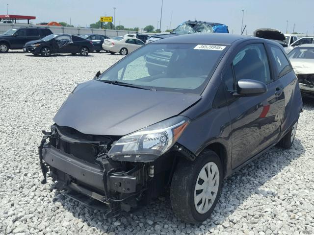 VNKJTUD32GA064446 - 2016 TOYOTA YARIS L GRAY photo 2