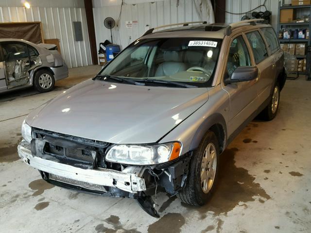 YV1SZ592X51175836 - 2005 VOLVO XC70 SILVER photo 2