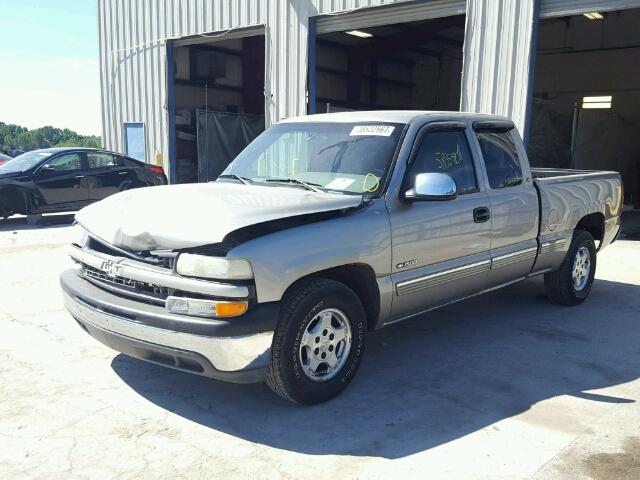 2GCEC19T9X1212295 - 1999 CHEVROLET SILVERADO GRAY photo 2