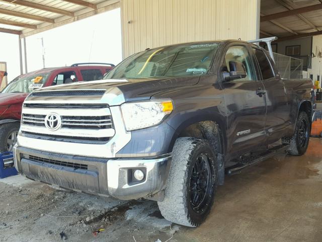 5TFRM5F19GX099105 - 2016 TOYOTA TUNDRA DOU GRAY photo 2
