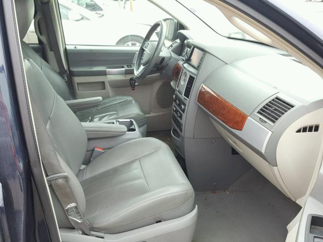 2A8HR54P18R782056 - 2008 CHRYSLER TOWN & COU 蓝色 照片 5