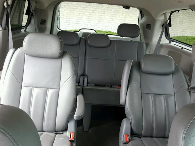 2A8HR54P18R782056 - 2008 CHRYSLER TOWN & COU 蓝色 照片 9