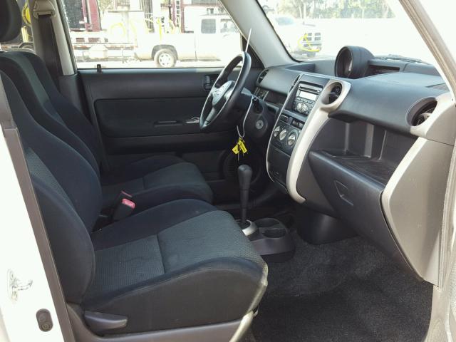 JTLKT324764081277 - 2006 TOYOTA SCION XB თეთრი ფოტო 5