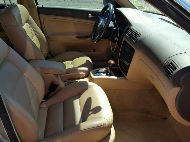 WVWYU63B45E008958 - 2005 VOLKSWAGEN PASSAT GLX 银色 照片 5