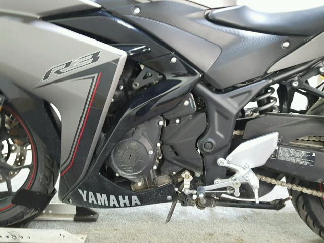 MH3RH06Y8GK014144 - 2016 YAMAHA YZFR3 BLACK photo 11