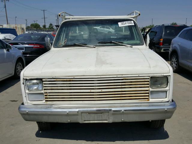 1GCFC24L9DJ153896 - 1983 CHEVROLET C20 WHITE photo 9