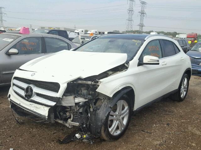 WDCTG4GB0FJ179967 - 2015 MERCEDES-BENZ GLA WHITE photo 2