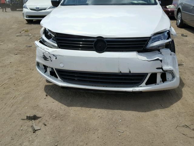 3VW2K7AJ3DM382432 - 2013 VOLKSWAGEN JETTA BASE Սպիտակ լուսանկար 9