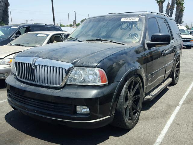 5LMFU275X6LJ12087 - 2006 LINCOLN NAVIGATOR BLACK photo 2