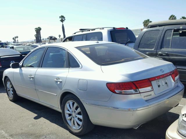 KMHFC46FX8A319332 - 2008 HYUNDAI AZERA SE SILVER photo 3