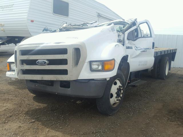 3FRNF75Y05V163597 - 2005 FORD F750 SUPER WHITE photo 2