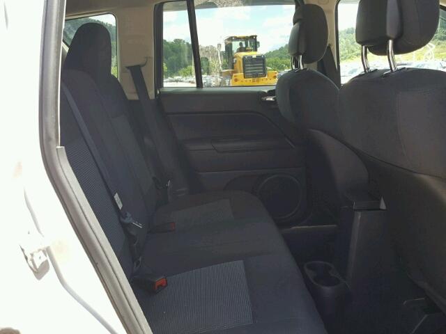 1J4NF1FB4BD136494 - 2011 JEEP COMPASS SP 银色 照片 6