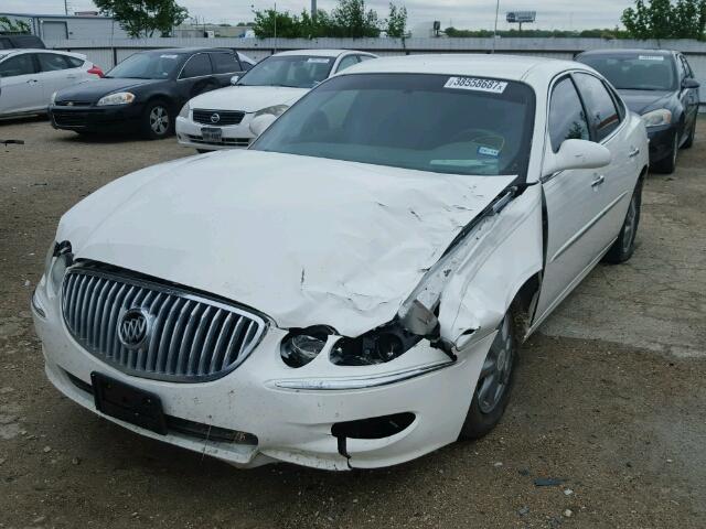 2G4WD582081231574 - 2008 BUICK LACROSSE C WHITE photo 2