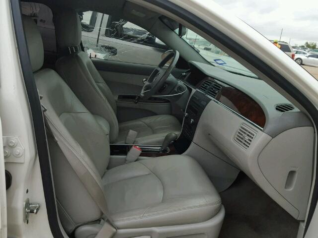 2G4WD582081231574 - 2008 BUICK LACROSSE C WHITE photo 5