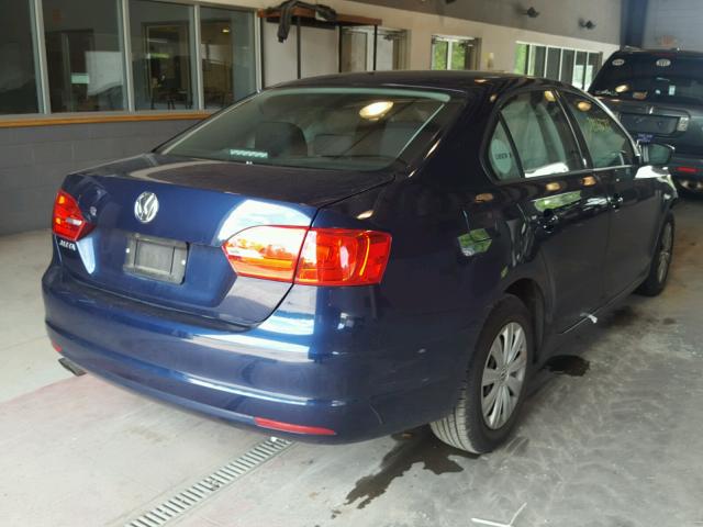 3VW2K7AJ6EM382779 - 2014 VOLKSWAGEN JETTA BASE 蓝色 照片 4