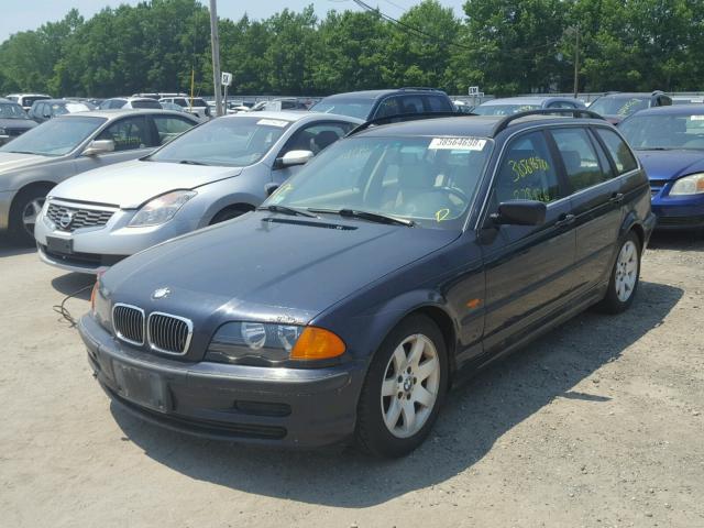 WBAAW33441ET41597 - 2001 BMW 325 IT BLUE photo 2