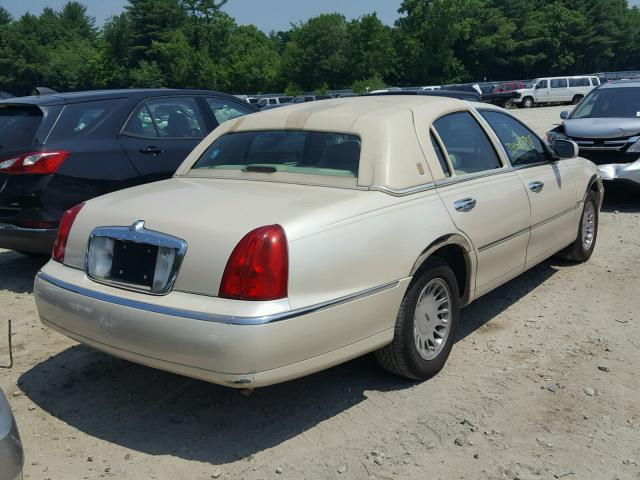 1LNHM83W4XY624574 - 1999 LINCOLN TOWN CAR C BEIGE photo 4