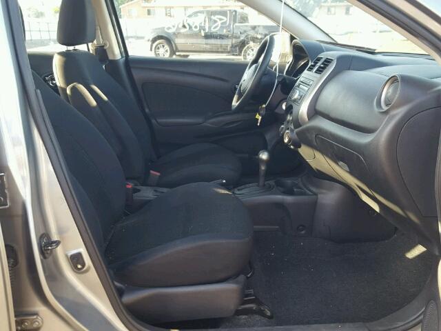 3N1CN7AP9DL838400 - 2013 NISSAN VERSA S 银色 照片 5