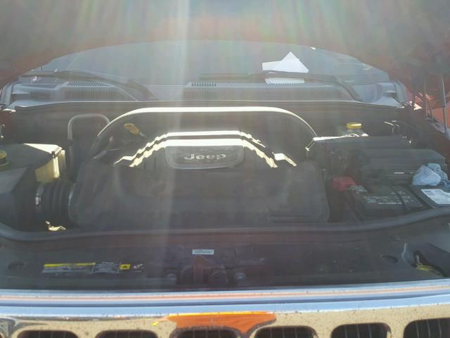 1J8HG58256C167035 - 2006 JEEP COMMANDER RED photo 7