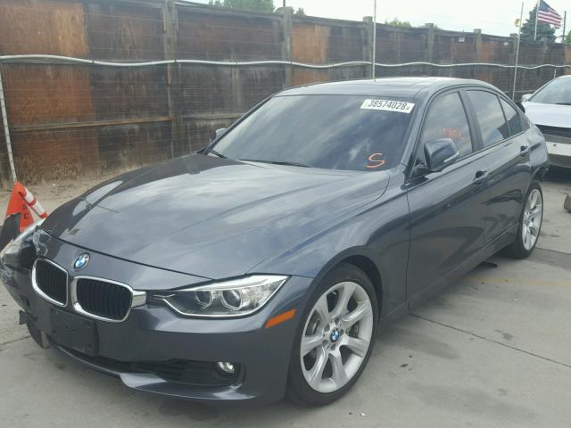 WBA3B9C55DF140435 - 2013 BMW 335 XI Graphit Foto 2