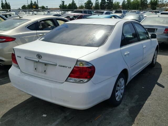 4T1BE32KX5U026143 - 2005 TOYOTA CAMRY LE WHITE photo 4