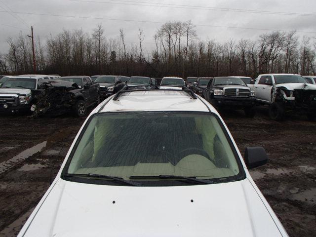 4F2CZ96138KM03820 - 2008 MAZDA TRIBUTE S WHITE photo 9