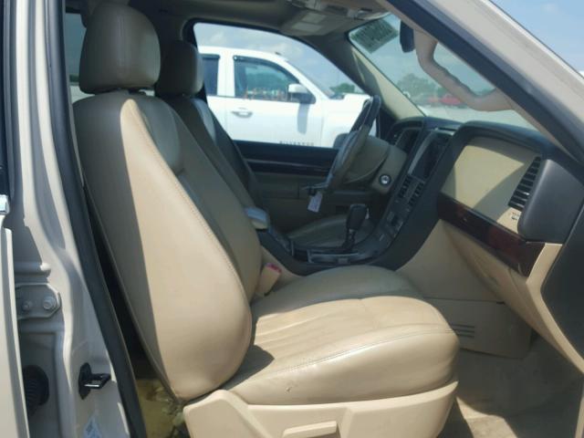 5LMEU88H05ZJ12036 - 2005 LINCOLN AVIATOR 棕色 照片 5