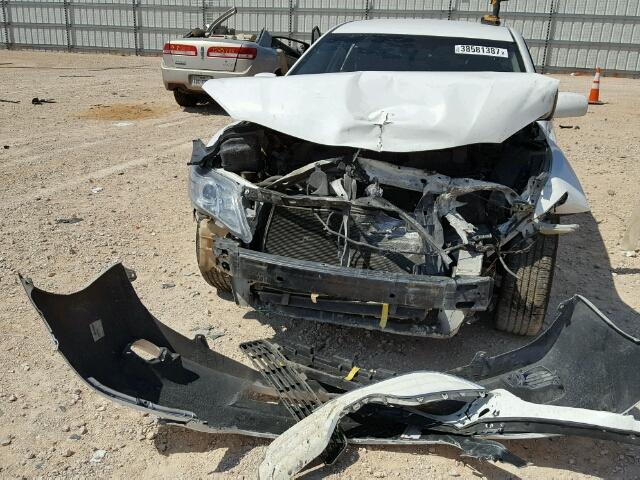 4T1BF3EK7BU585766 - 2011 TOYOTA CAMRY BASE WHITE photo 9