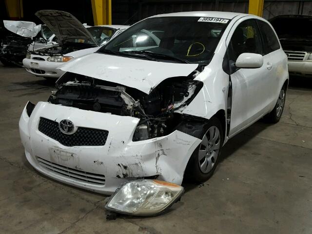 JTDJT923785183337 - 2008 TOYOTA YARIS WHITE photo 2