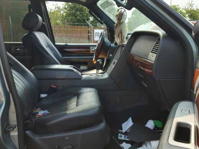 5LMFU27506LJ16231 - 2006 LINCOLN NAVIGATOR GREEN photo 5