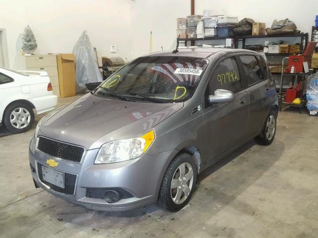 KL1TD6DE0BB135097 - 2011 CHEVROLET AVEO LS GRAY photo 2