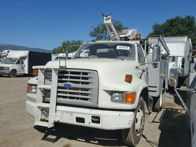 1FDMF70J8SVA21892 - 1995 FORD F700 WHITE photo 2