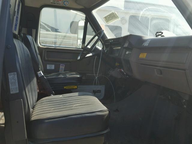 1FDMF70J8SVA21892 - 1995 FORD F700 WHITE photo 5