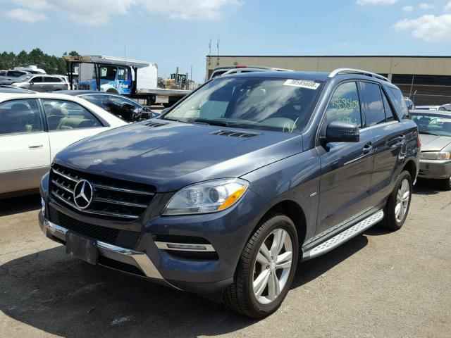 4JGDA2EB4CA024090 - 2012 MERCEDES-BENZ ML 350 BLU GRAY photo 2