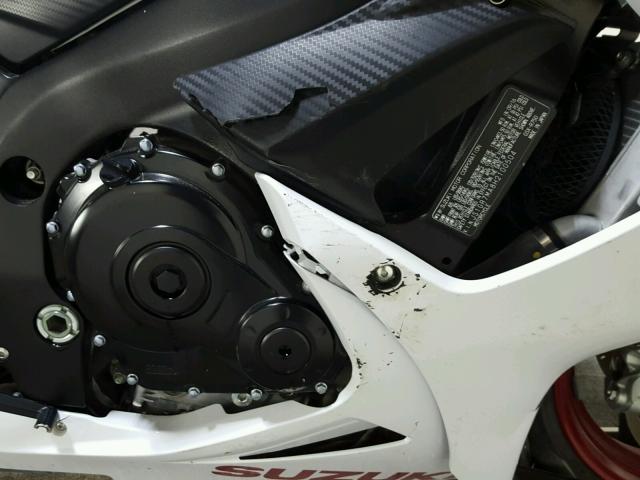 JS1GR7MA8H2100504 - 2017 SUZUKI GSX-R750 WHITE photo 15