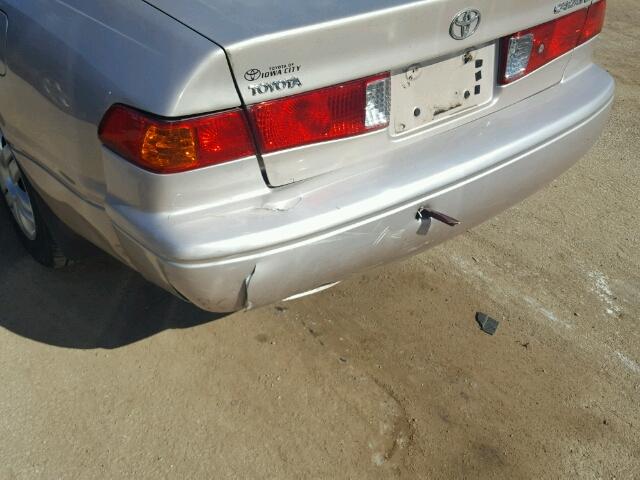 4T1BG22K71U101153 - 2001 TOYOTA CAMRY CE 金色 照片 9