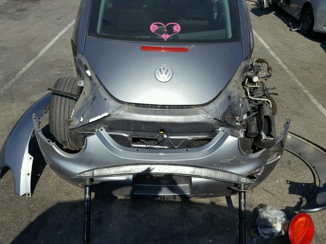 3VWCK21C72M451323 - 2002 VOLKSWAGEN NEW BEETLE 灰色 照片 9