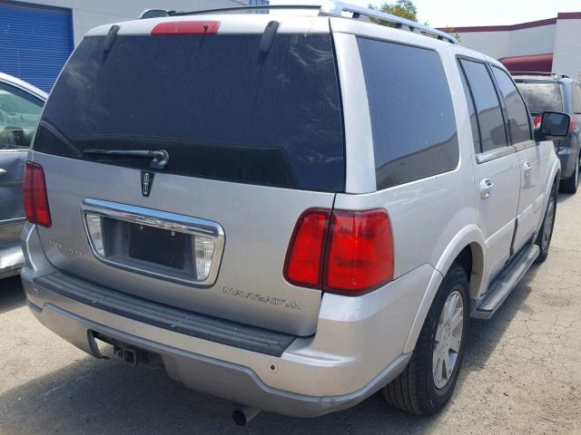 5LMFU28R74LJ29511 - 2004 LINCOLN NAVIGATOR SILVER photo 4