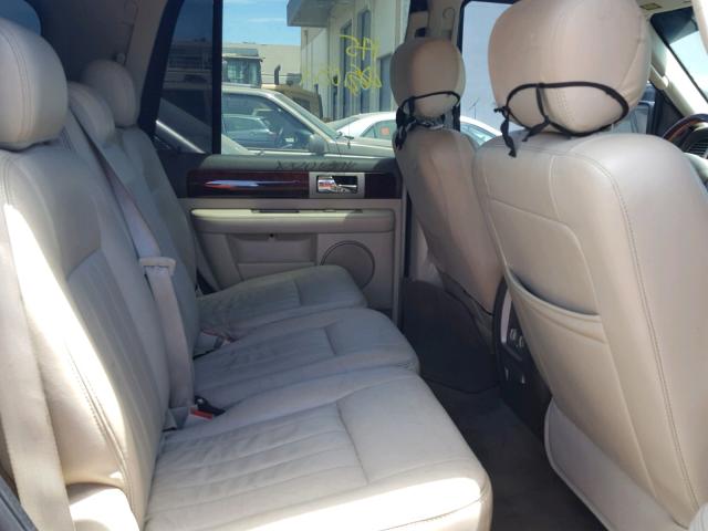 5LMFU28R74LJ29511 - 2004 LINCOLN NAVIGATOR SILVER photo 6