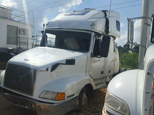 4V4NC9TJ03N343909 - 2003 VOLVO VN VNL WHITE photo 9