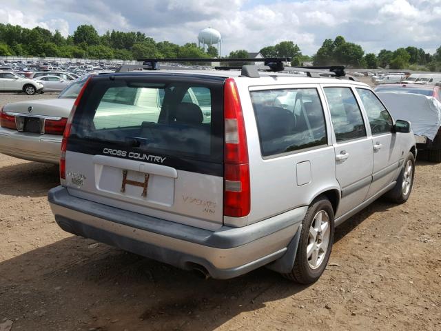 YV1LZ56D6X2626039 - 1999 VOLVO V70 XC SILVER photo 4