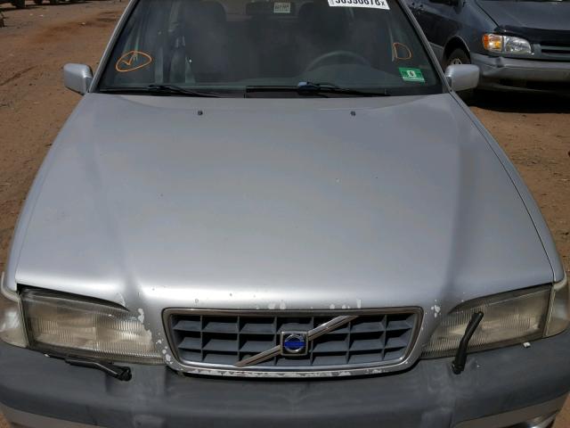 YV1LZ56D6X2626039 - 1999 VOLVO V70 XC SILVER photo 7