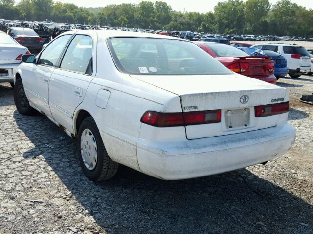 JT2BG22K6W0136634 - 1998 TOYOTA CAMRY CE WHITE photo 3