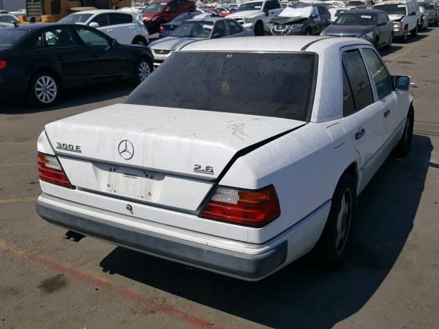 WDBEA26D6NB768438 - 1992 MERCEDES-BENZ 300 E 2.6 WHITE photo 4