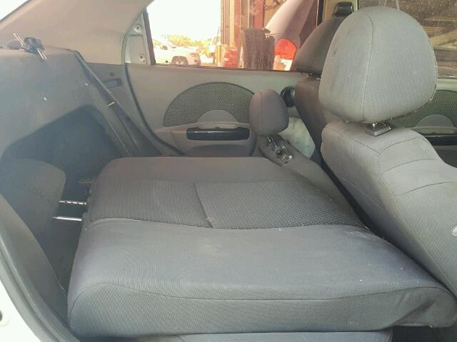 KL1TD56696B621932 - 2006 CHEVROLET AVEO BASE Մոխրագույն լուսանկար 6